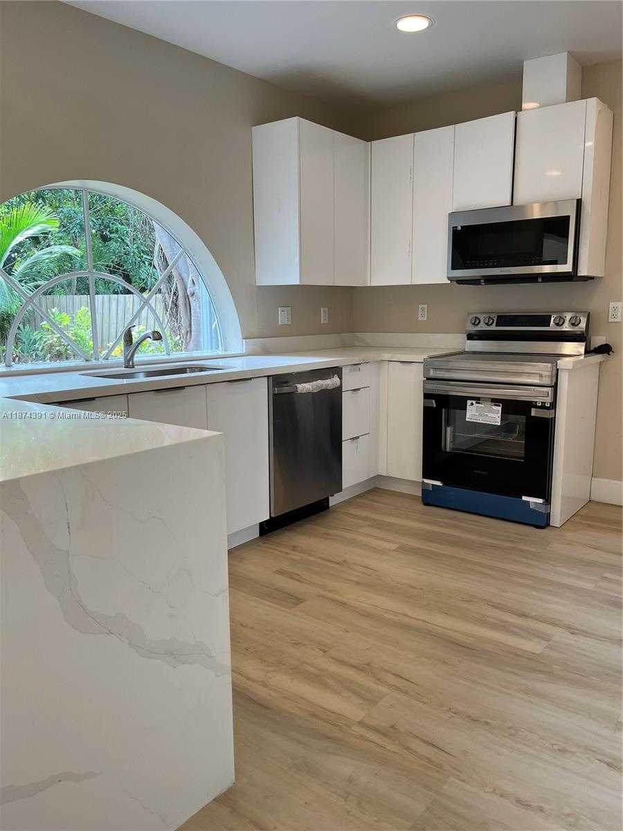 Small Image of 550 NORTH EAST 174TH ST, North Miami Beach Number 25