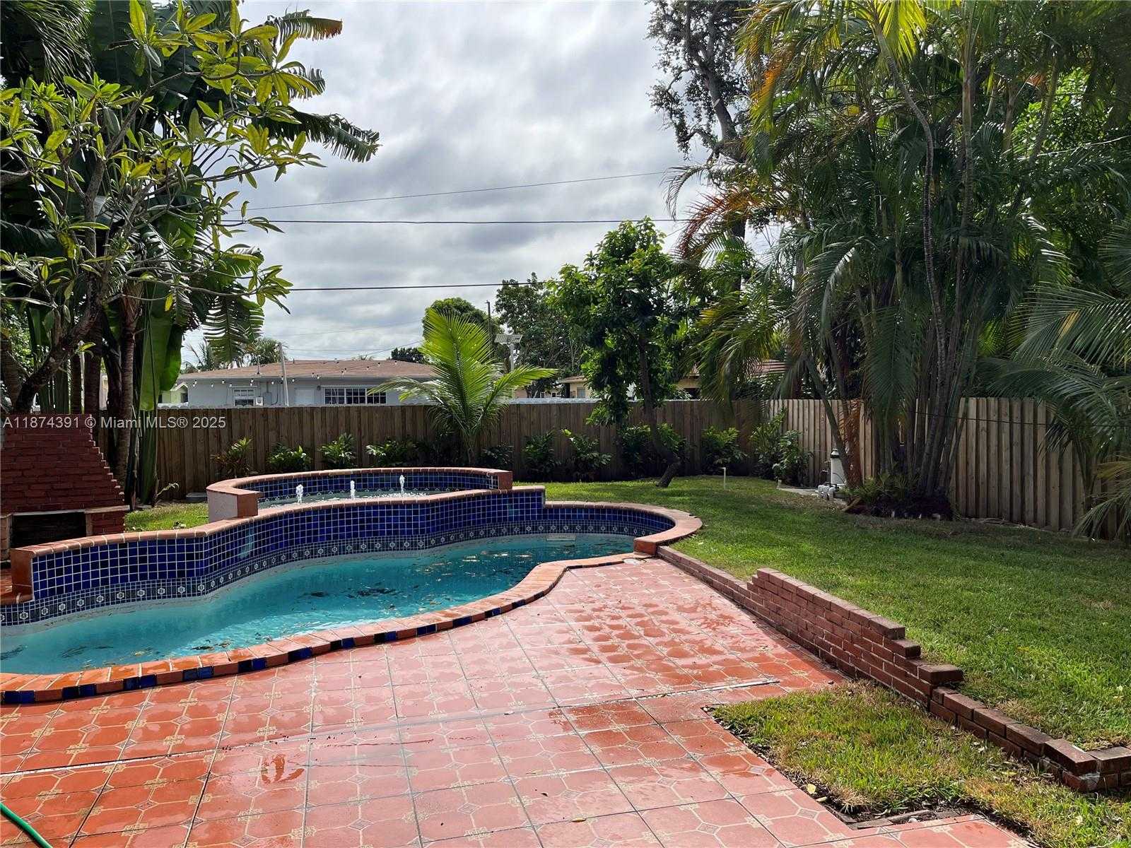 Small Image of 550 NORTH EAST 174TH ST, North Miami Beach Number 27