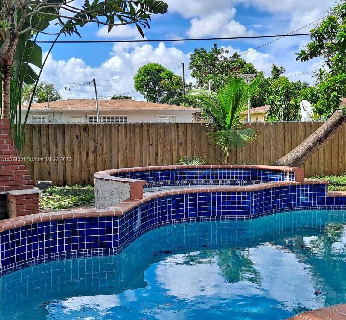 Small Image of 550 NORTH EAST 174TH ST, North Miami Beach Number 35