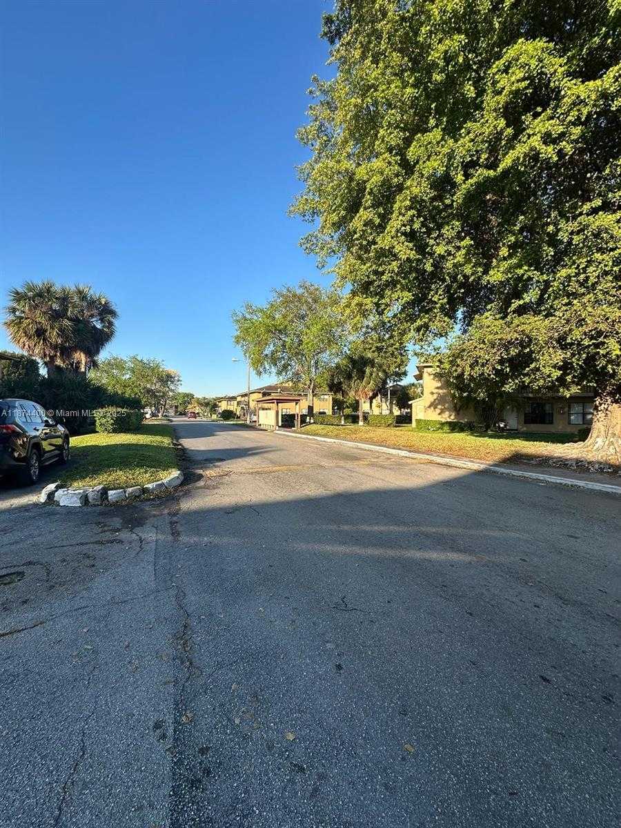 Small Image of 6705 WEST 26TH DR #13-7, Hialeah Number 21