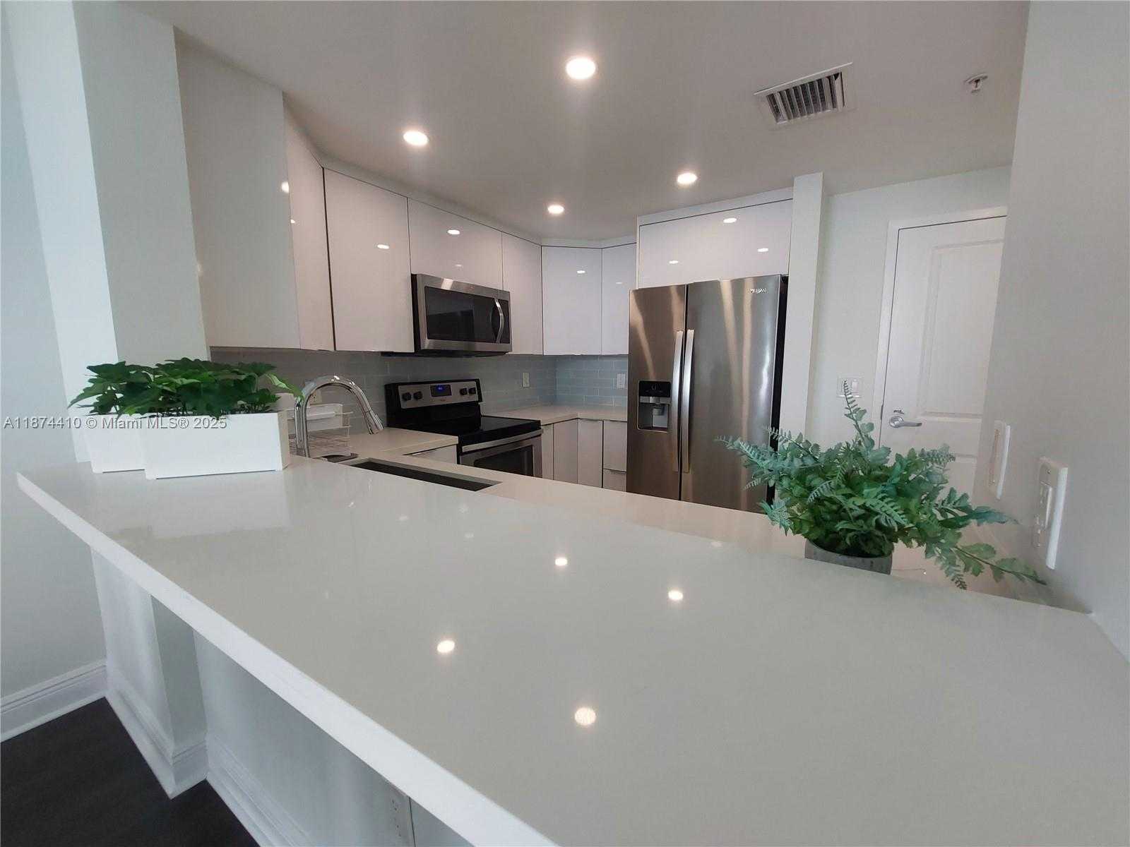 Small Image of 1250 SOUTH MIAMI AVE #2011, Miami Number 11