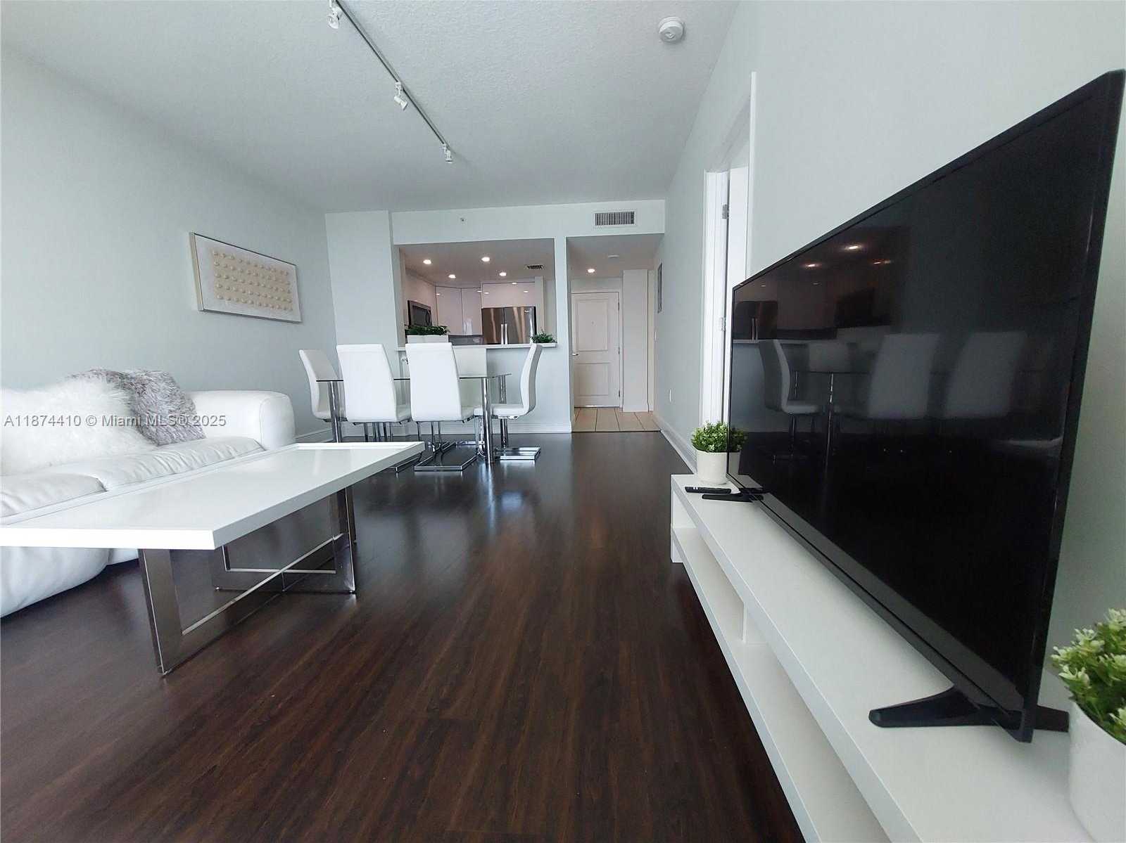 Small Image of 1250 SOUTH MIAMI AVE #2011, Miami Number 15