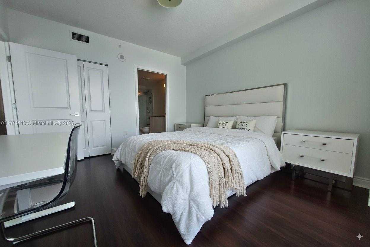 Small Image of 1250 SOUTH MIAMI AVE #2011, Miami Number 5