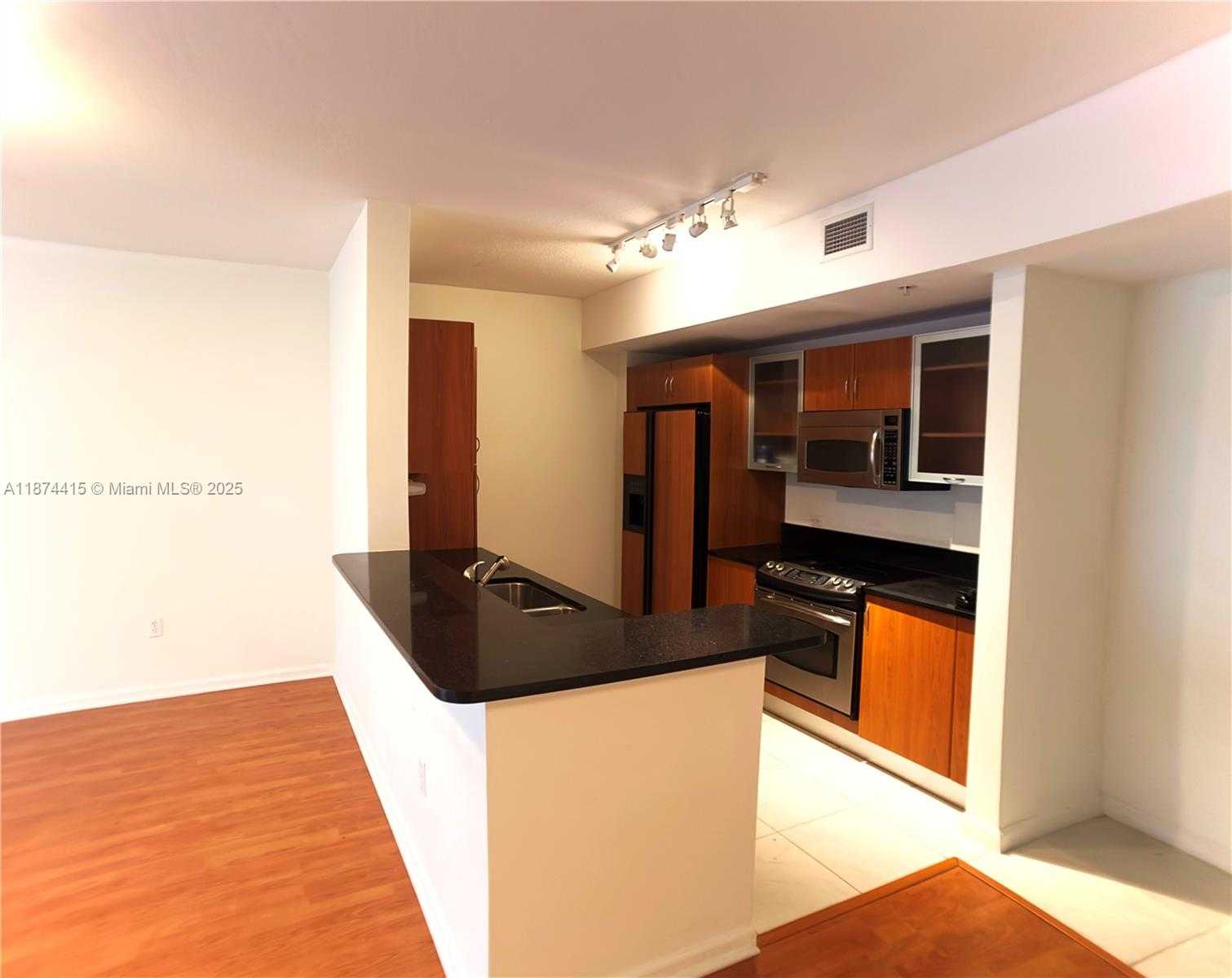 Small Image of 18800 NORTH EAST 29TH AVE #328, Aventura Number 4