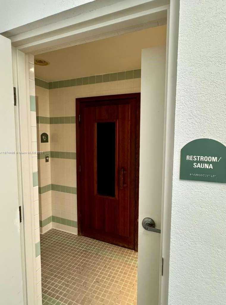 Small Image of 800 CLAUGHTON ISLAND DR #1003, Miami Number 17