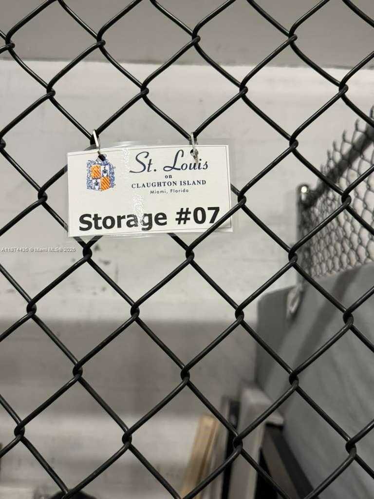 Small Image of 800 CLAUGHTON ISLAND DR #1003, Miami Number 19