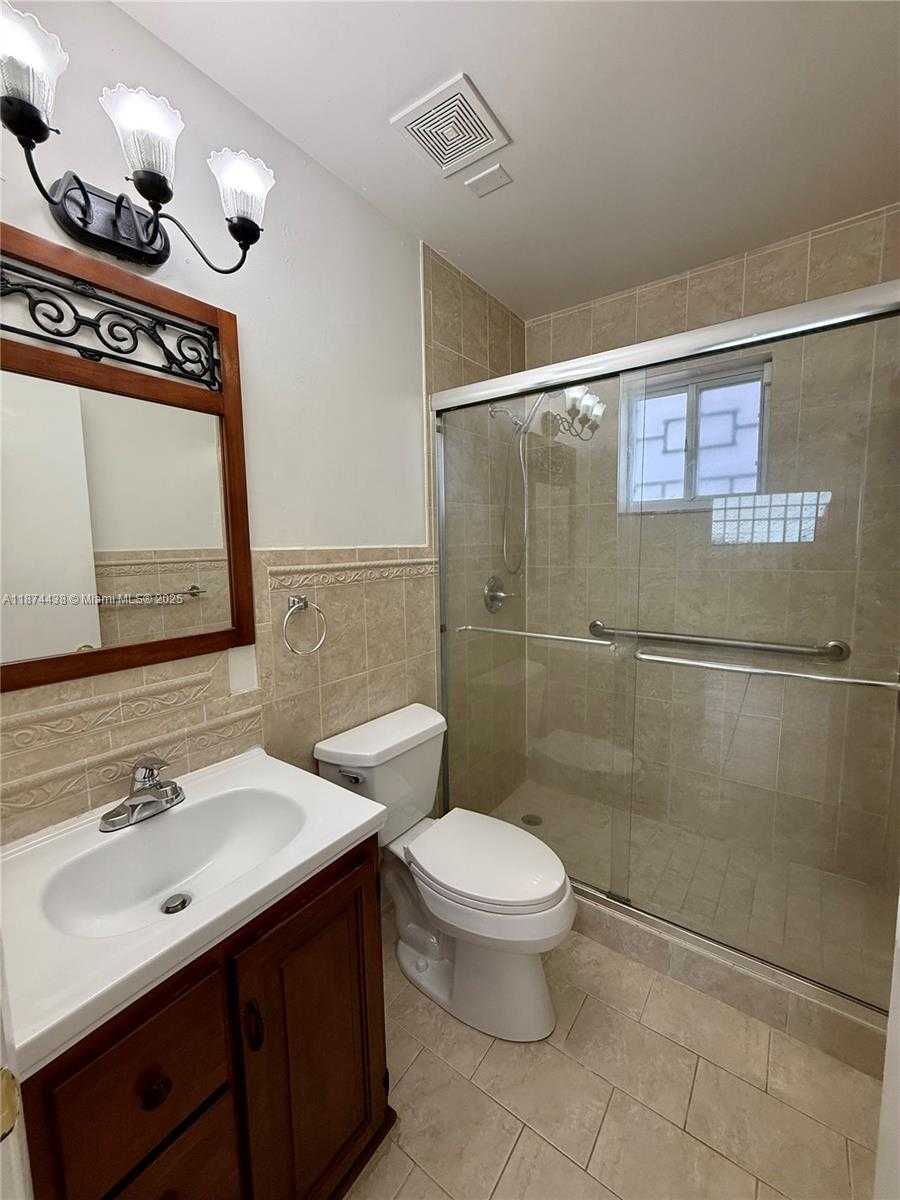 Small Image of 3559 WEST 71ST TER, Hialeah Number 10