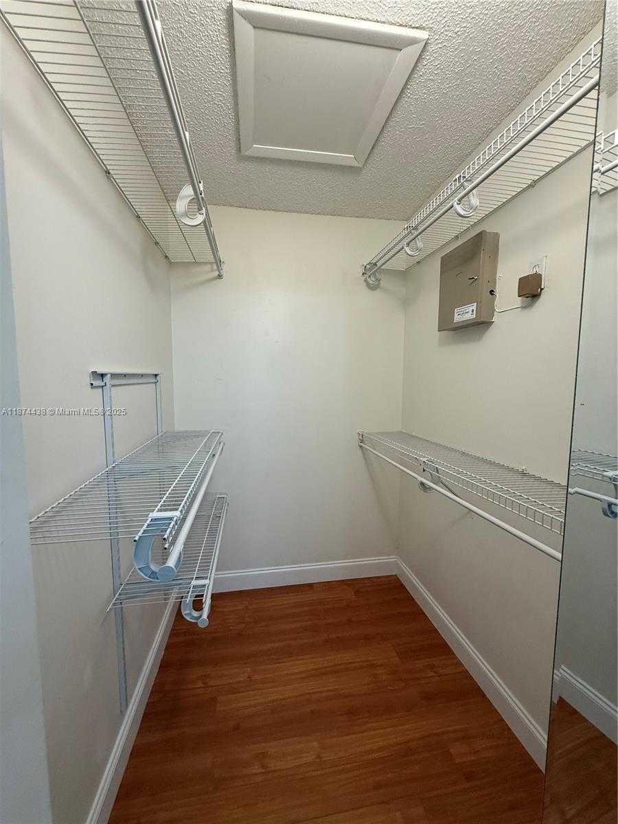 Small Image of 3559 WEST 71ST TER, Hialeah Number 12