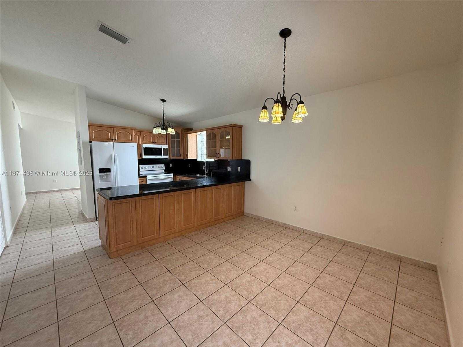 Small Image of 3559 WEST 71ST TER, Hialeah Number 18