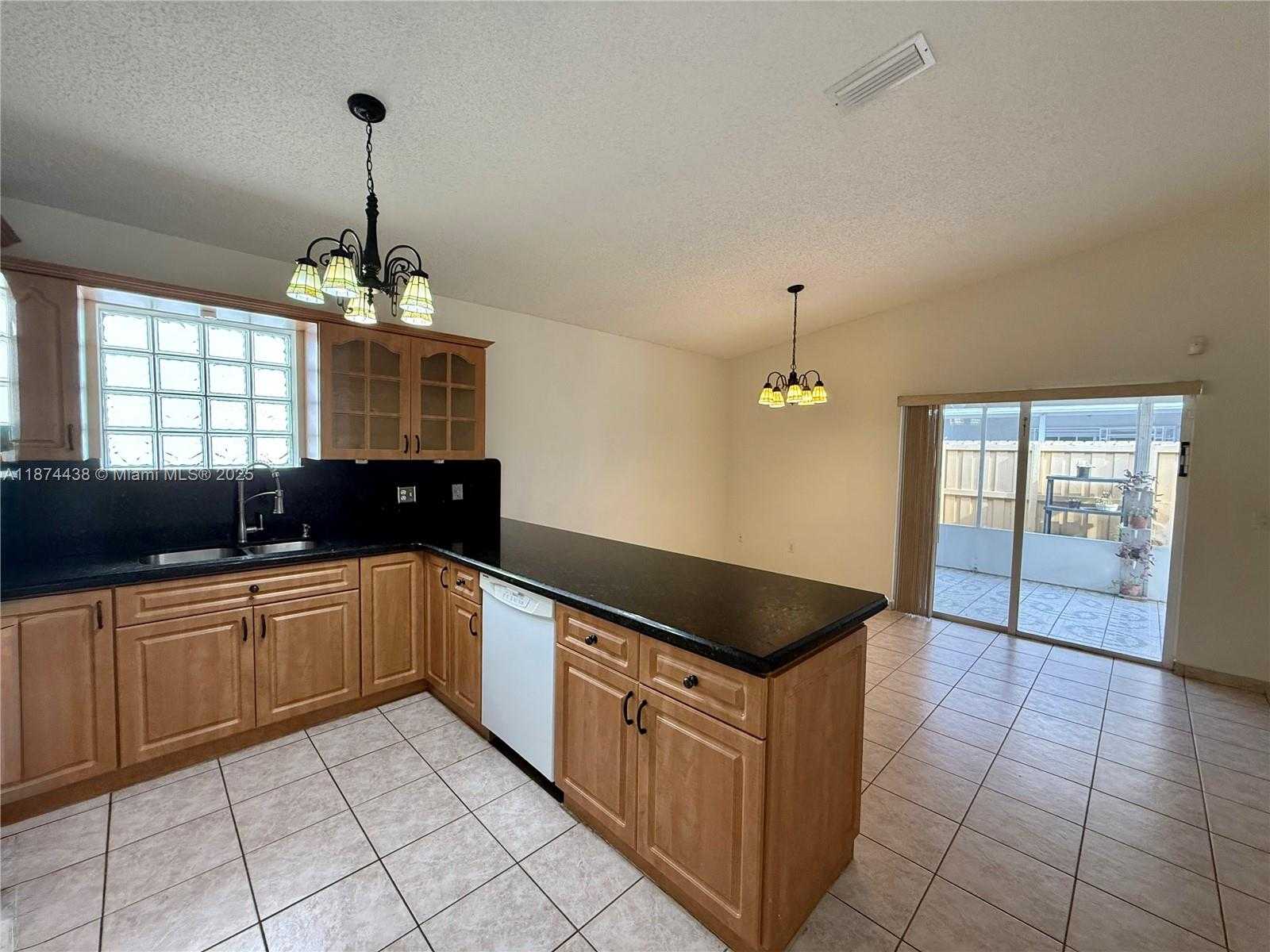 Small Image of 3559 WEST 71ST TER, Hialeah Number 3