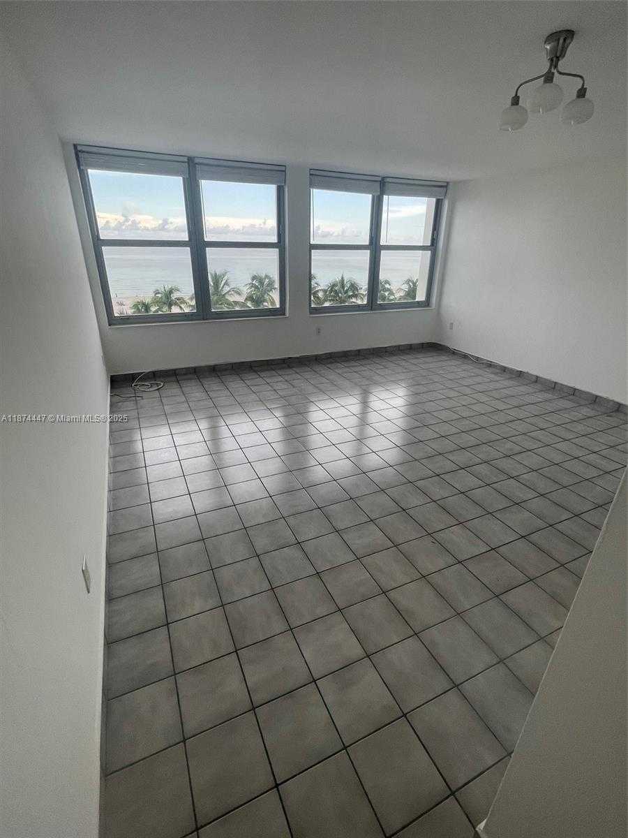 Small Image of 2899 COLLINS AVE #731, Miami Beach Number 14