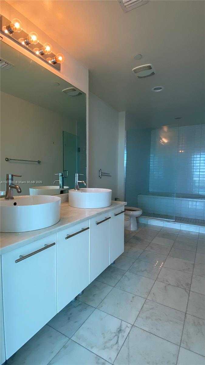 Small Image of 888 BISCAYNE BLVD #911, Miami Number 10