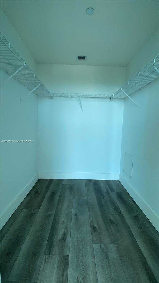 Small Image of 888 BISCAYNE BLVD #911, Miami Number 11