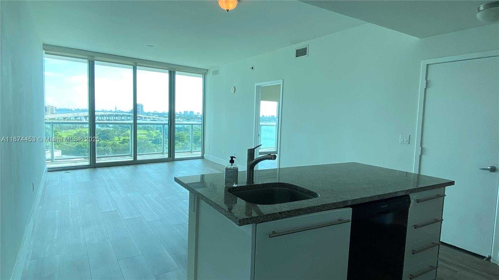 Small Image of 888 BISCAYNE BLVD #911, Miami Number 5