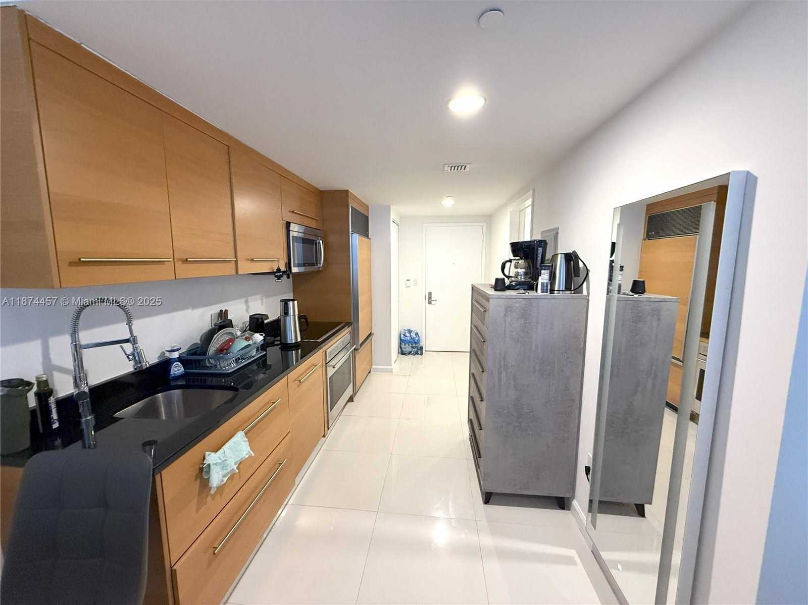 Small Image of 495 BRICKELL AVE #2806, Miami Number 5