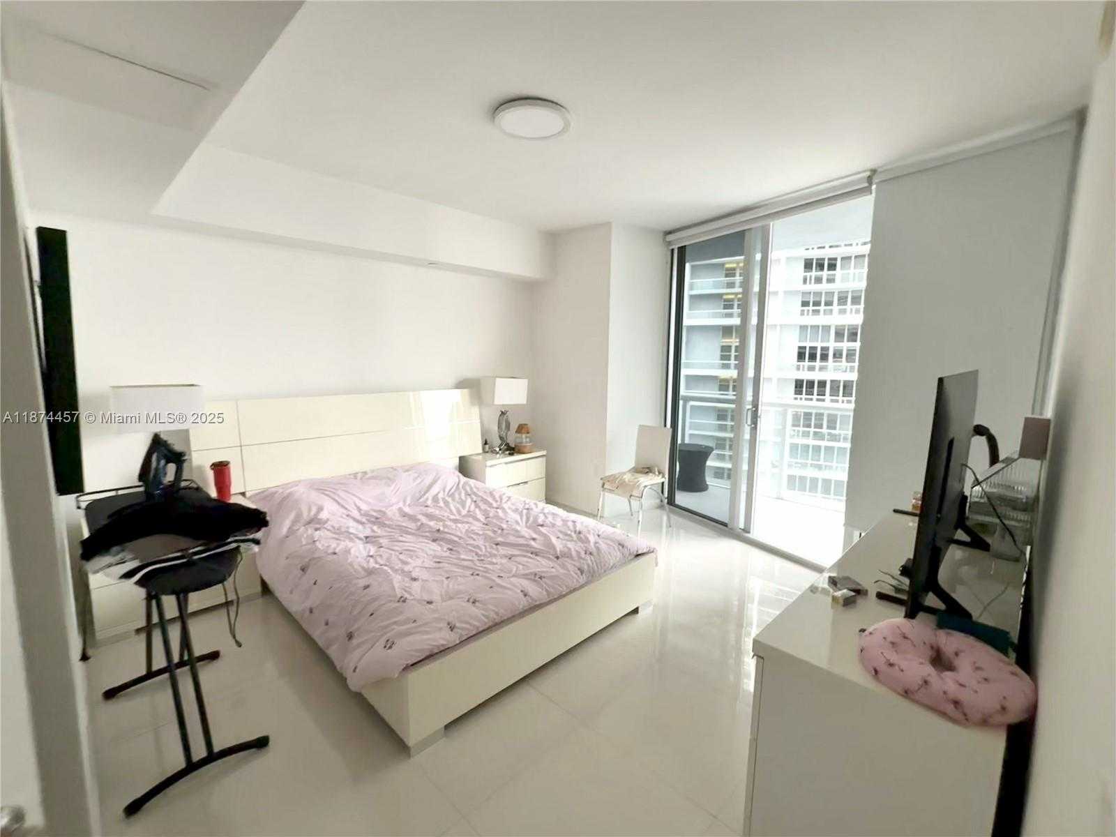 Small Image of 495 BRICKELL AVE #2806, Miami Number 6