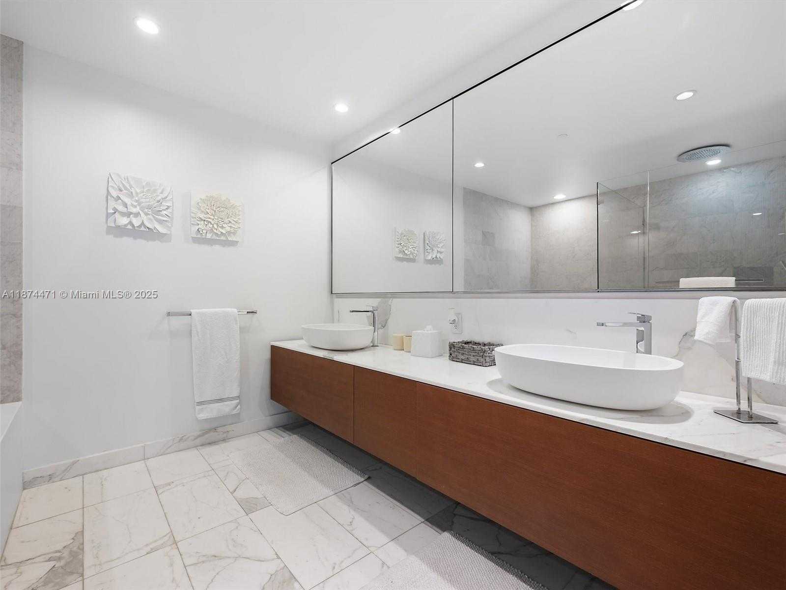 Small Image of 10203 COLLINS AVE #1105, Bal Harbour Number 15