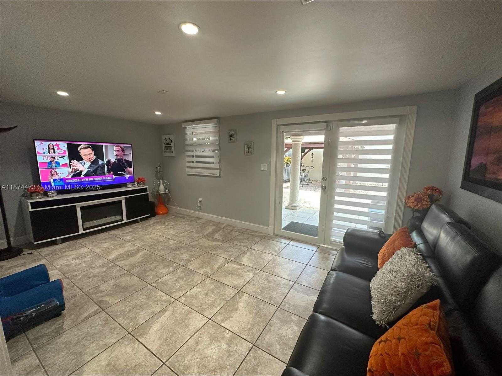 Small Image of 14343 SOUTH WEST 115TH TER, Miami Number 12