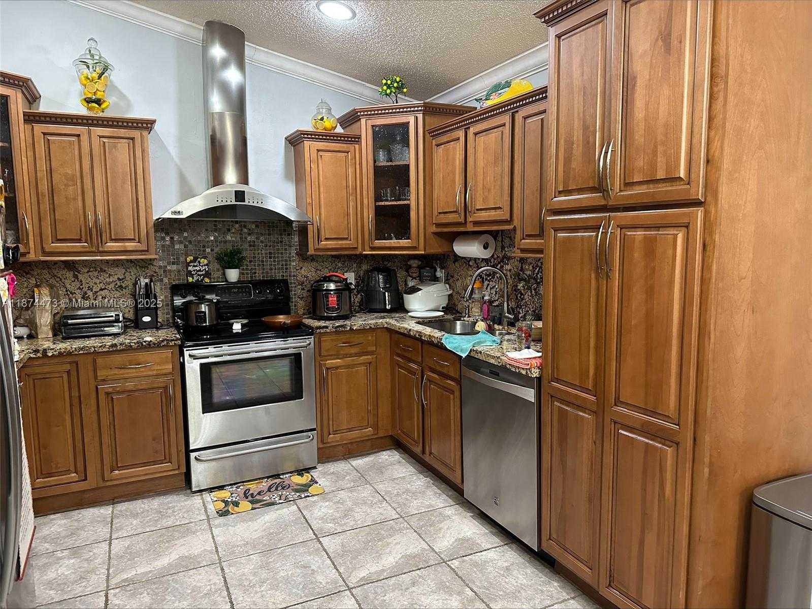Small Image of 14343 SOUTH WEST 115TH TER, Miami Number 14