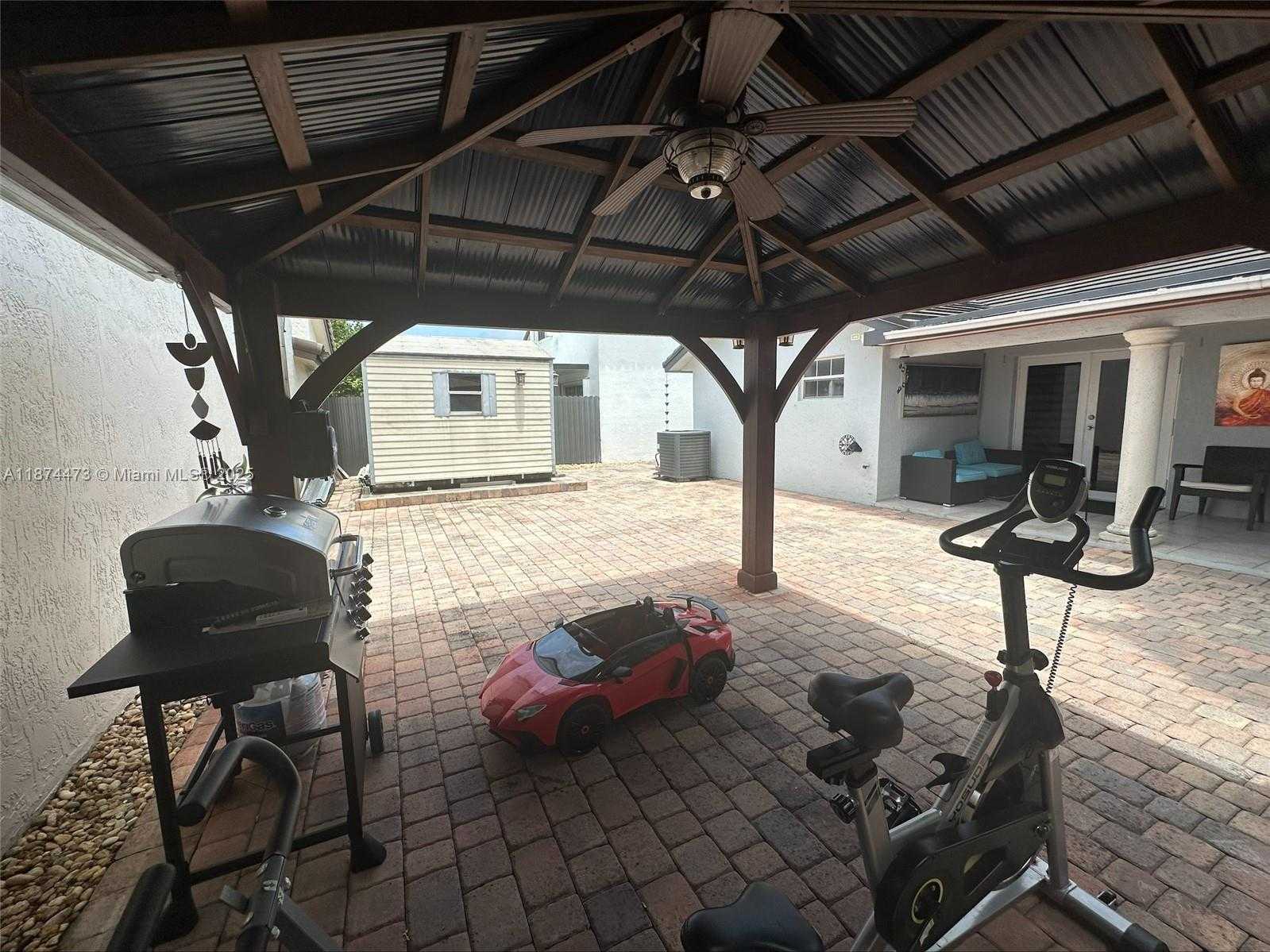 Small Image of 14343 SOUTH WEST 115TH TER, Miami Number 28