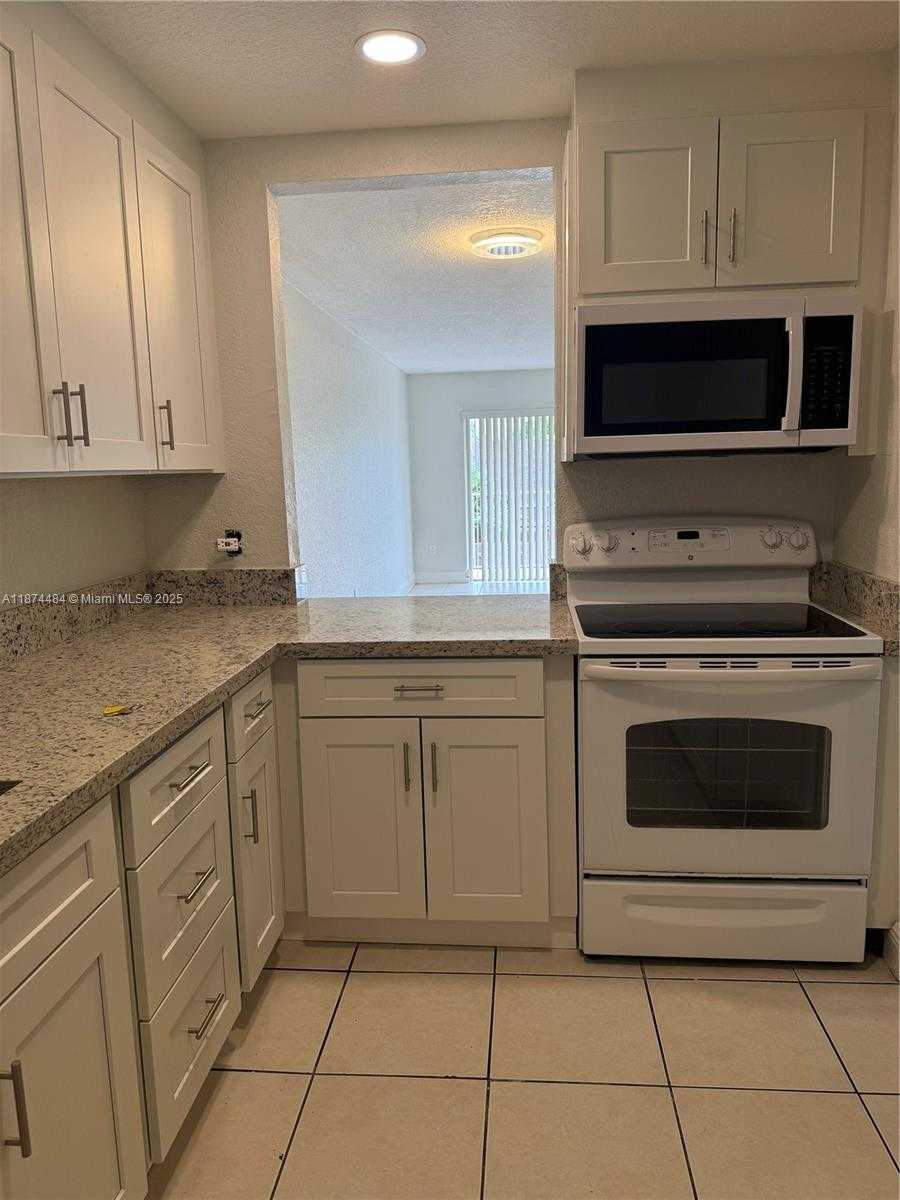 Small Image of 9974 SOUTH WEST 88TH ST #1022, Miami Number 4