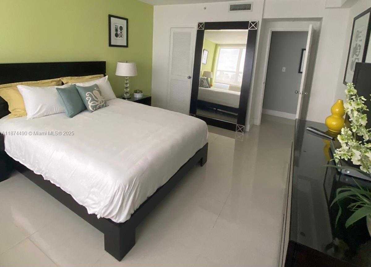 Small Image of 1500 BAY RD #1220S, Miami Beach Number 7