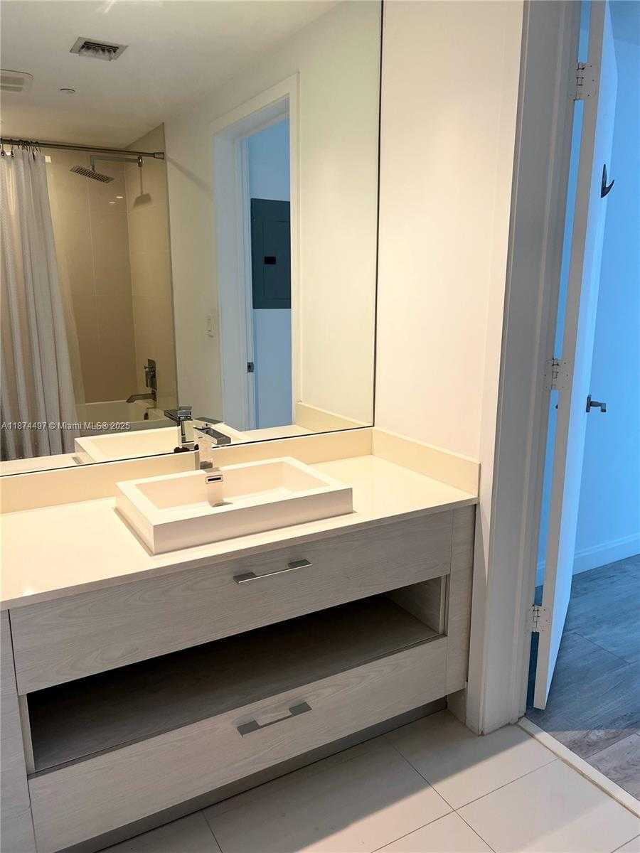 Small Image of 55 SOUTH WEST 9TH ST #3609, Miami Number 6