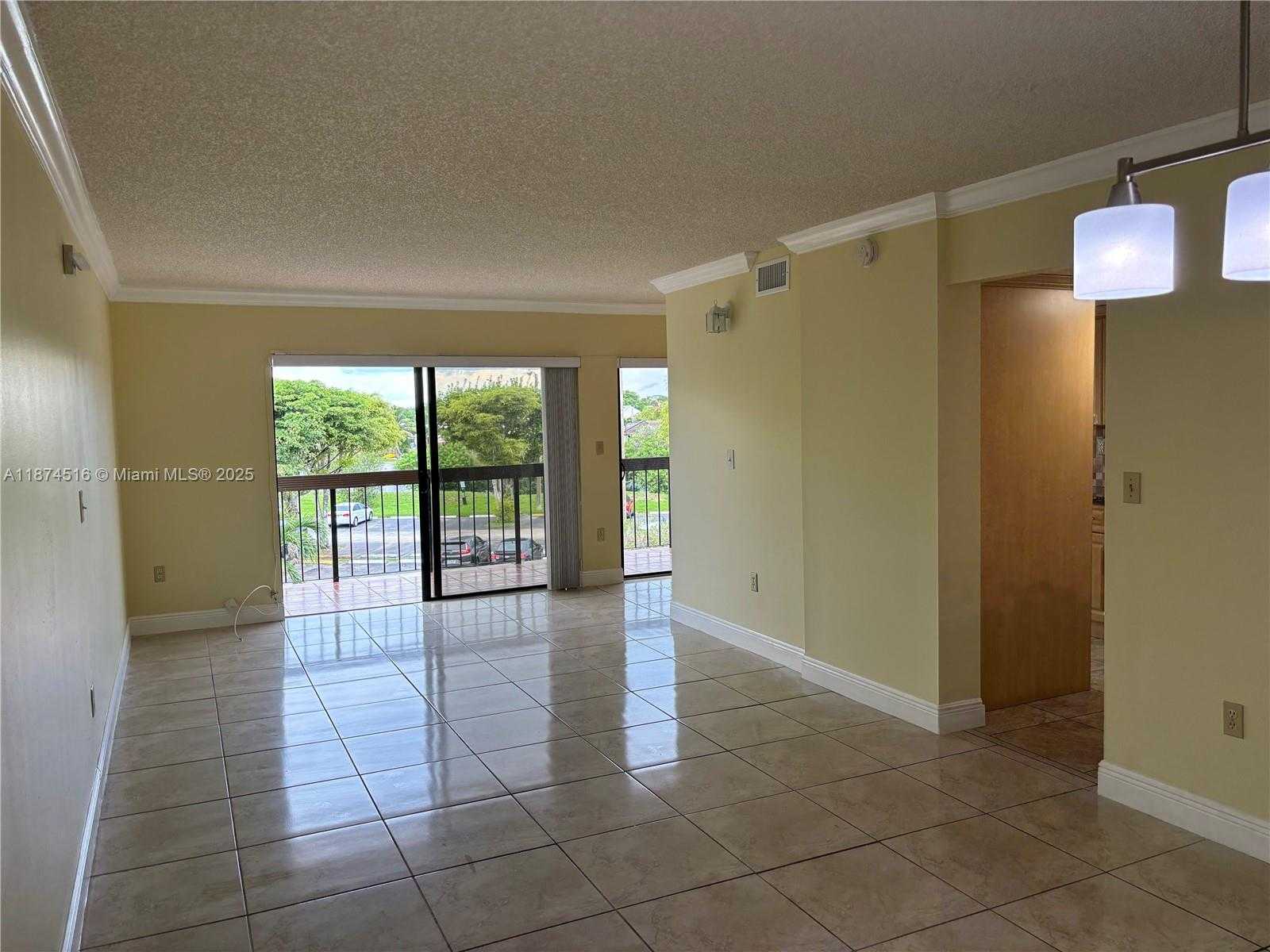 Small Image of 1350 SOUTH WEST 122ND AVE #313, Miami Number 3
