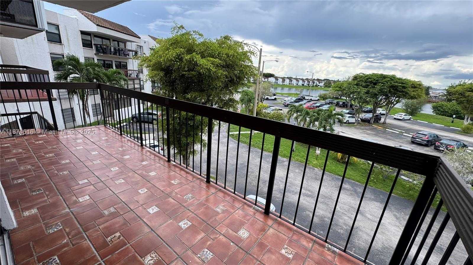 Small Image of 1350 SOUTH WEST 122ND AVE #313, Miami Number 5
