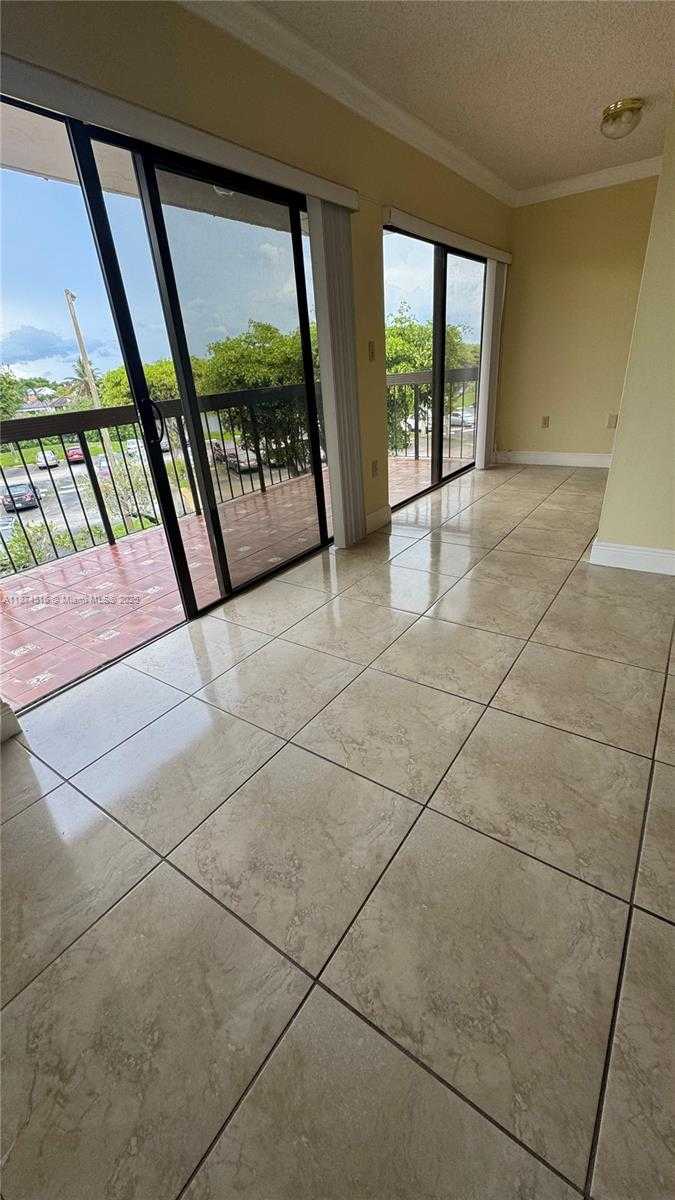 Small Image of 1350 SOUTH WEST 122ND AVE #313, Miami Number 6