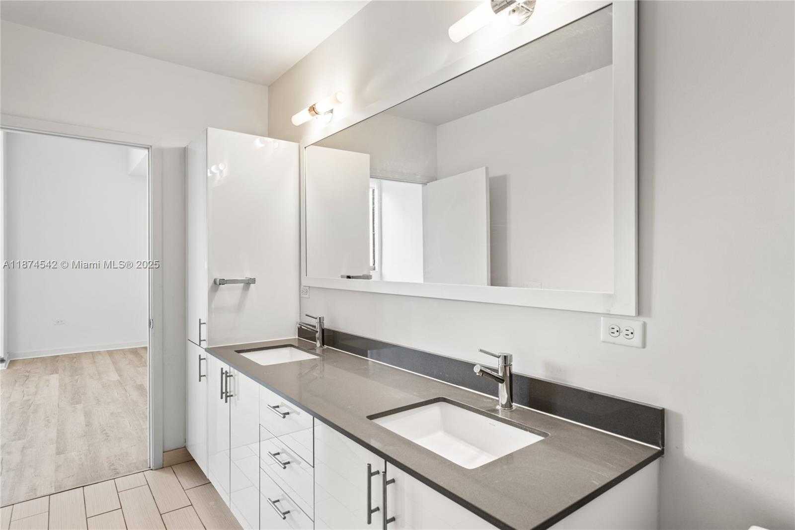 Small Image of 999 SOUTH WEST 1ST AVE #PH08, Miami Number 13