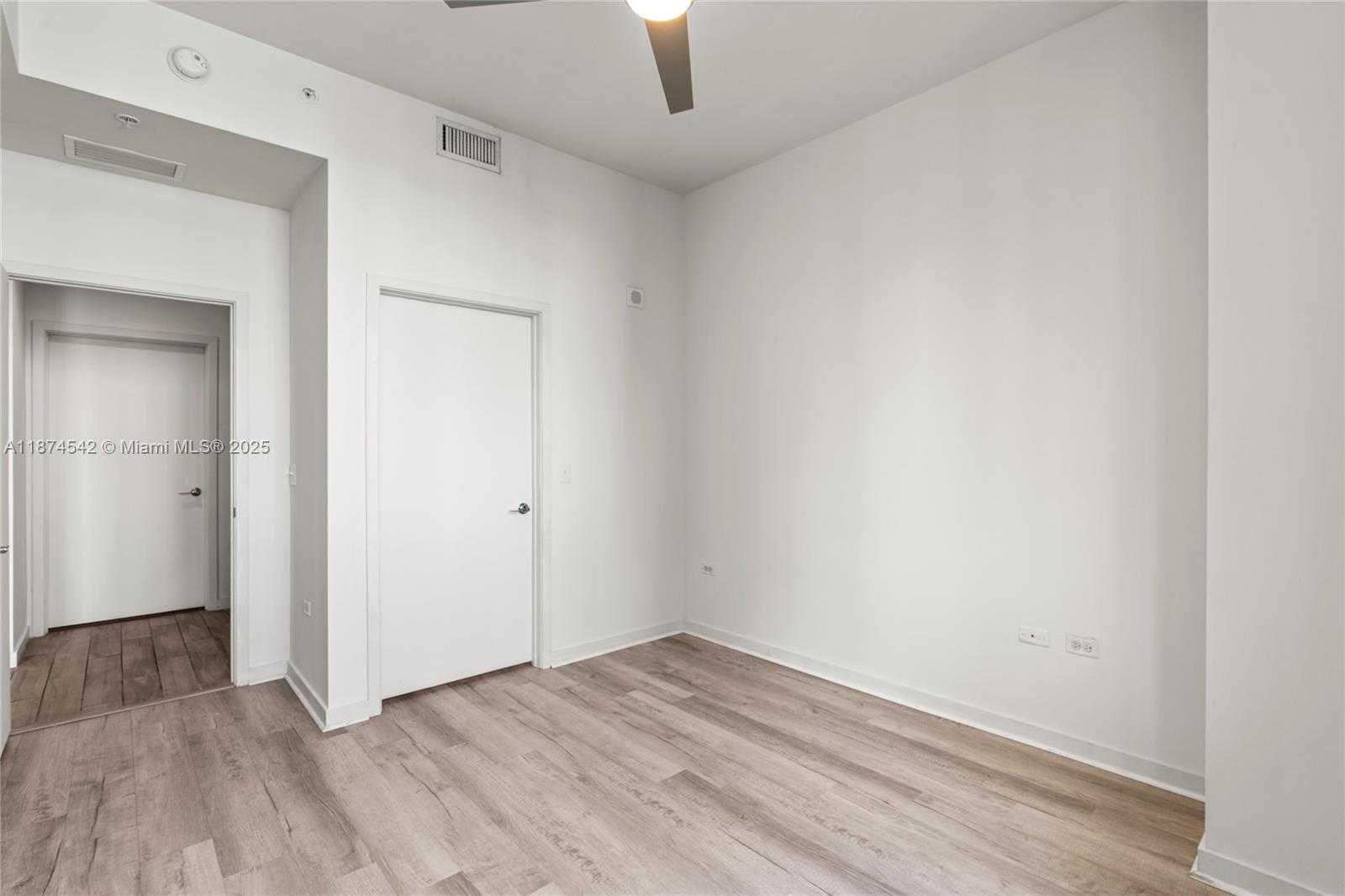 Small Image of 999 SOUTH WEST 1ST AVE #PH08, Miami Number 14