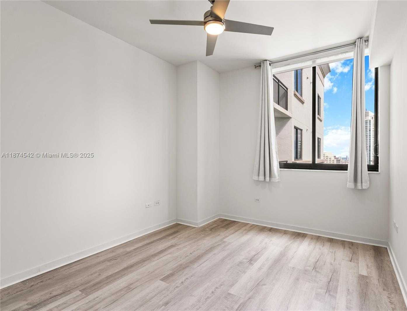 Small Image of 999 SOUTH WEST 1ST AVE #PH08, Miami Number 16