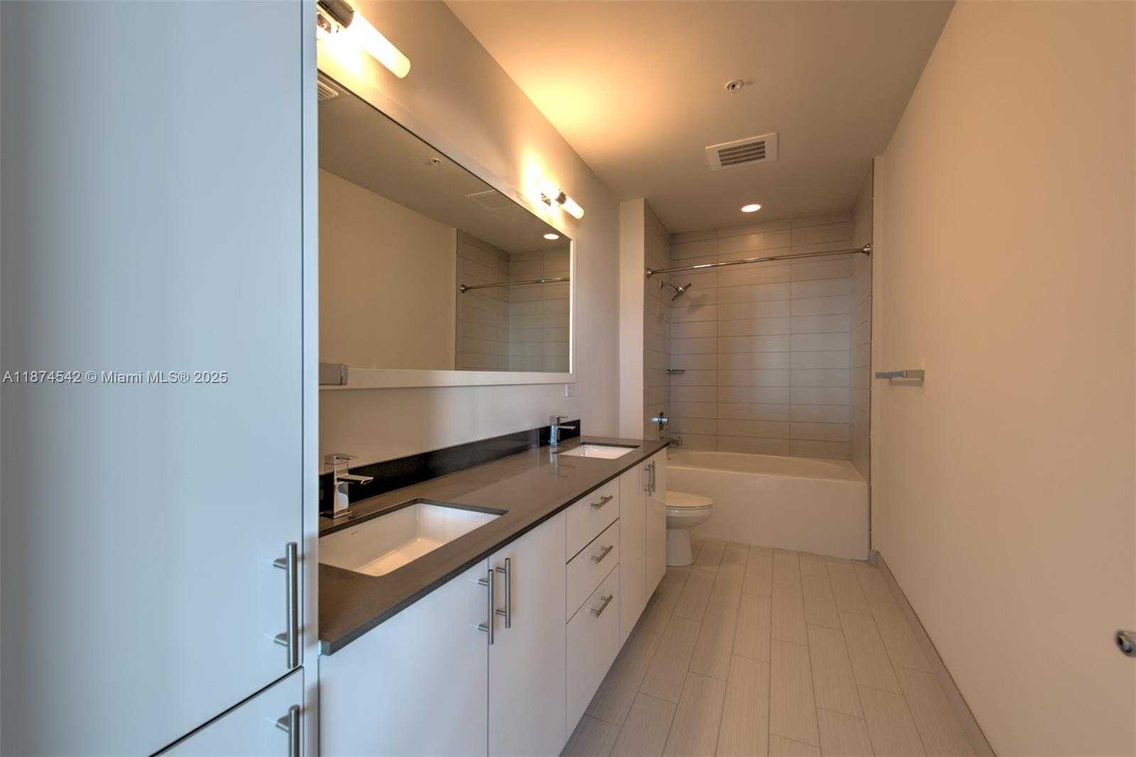 Small Image of 999 SOUTH WEST 1ST AVE #PH08, Miami Number 6