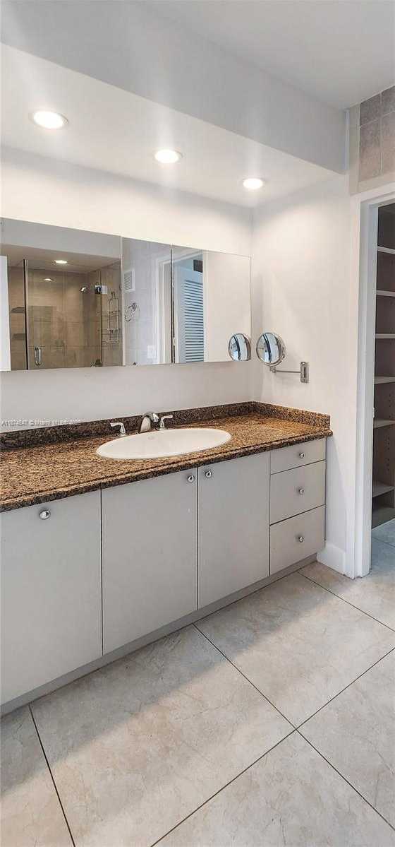 Small Image of 800 WEST AVE #711, Miami Beach Number 8