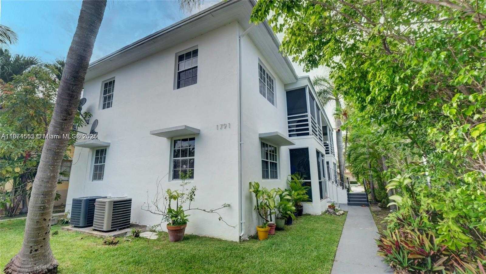 Small Image of 1791 MARSEILLE DR #2, Miami Beach Number 15