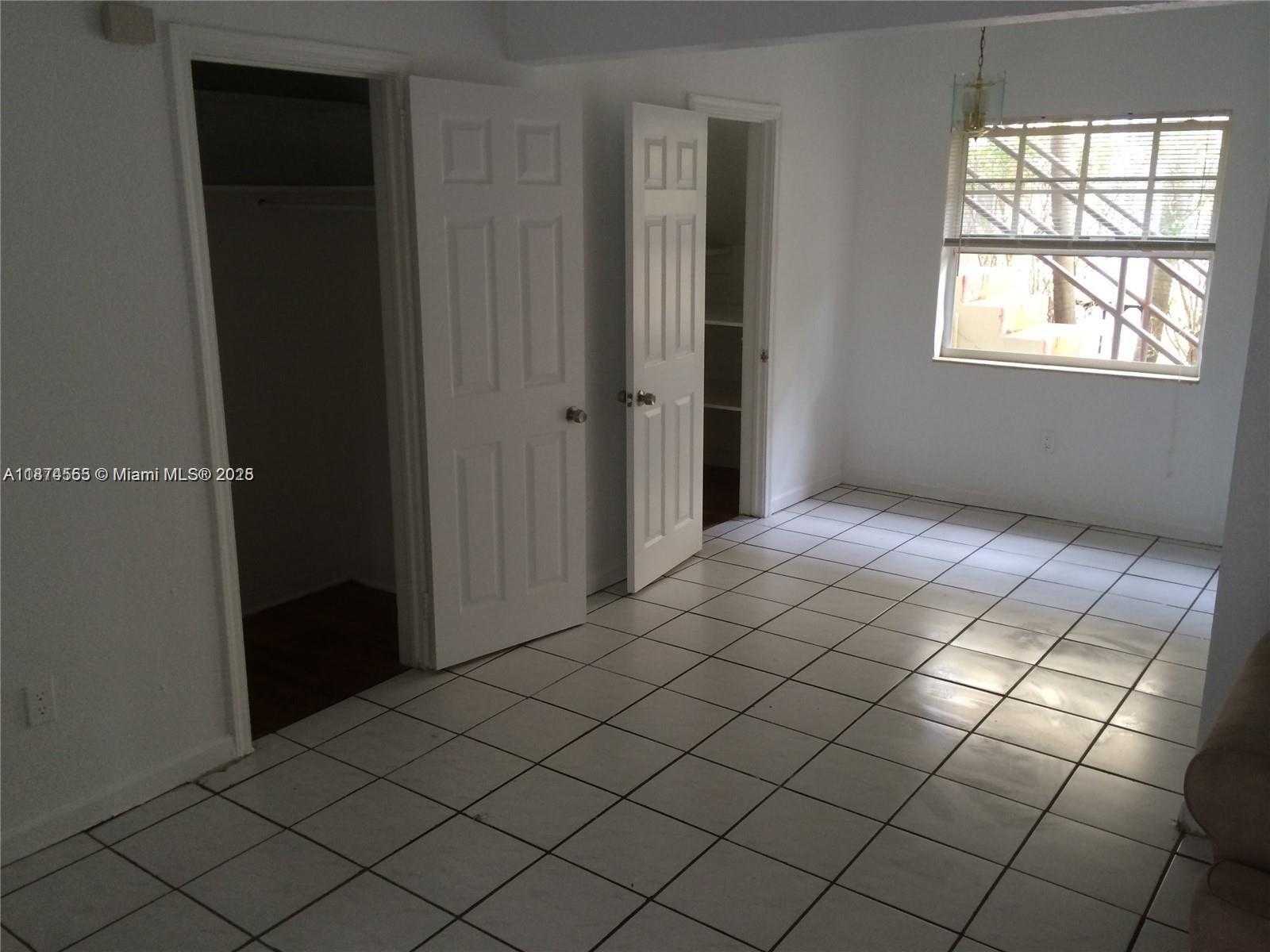 Small Image of 1791 MARSEILLE DR #2, Miami Beach Number 17