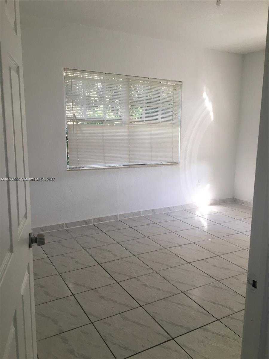 Small Image of 1791 MARSEILLE DR #2, Miami Beach Number 19