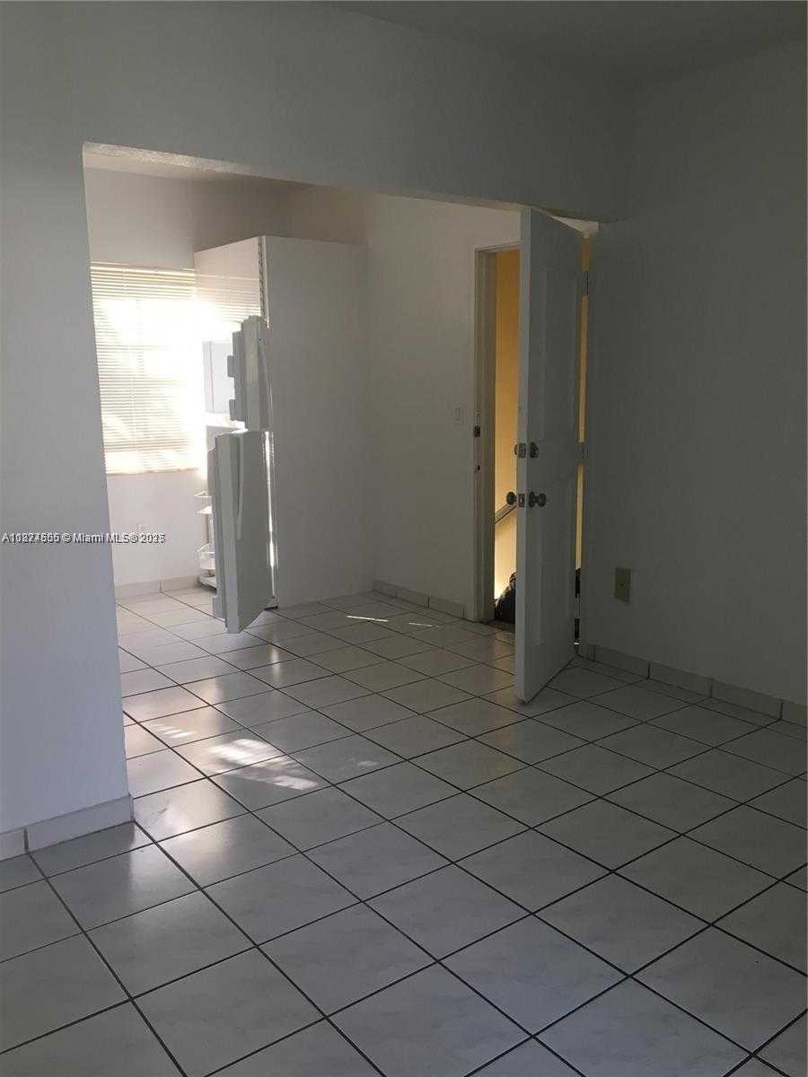 Small Image of 1791 MARSEILLE DR #2, Miami Beach Number 20