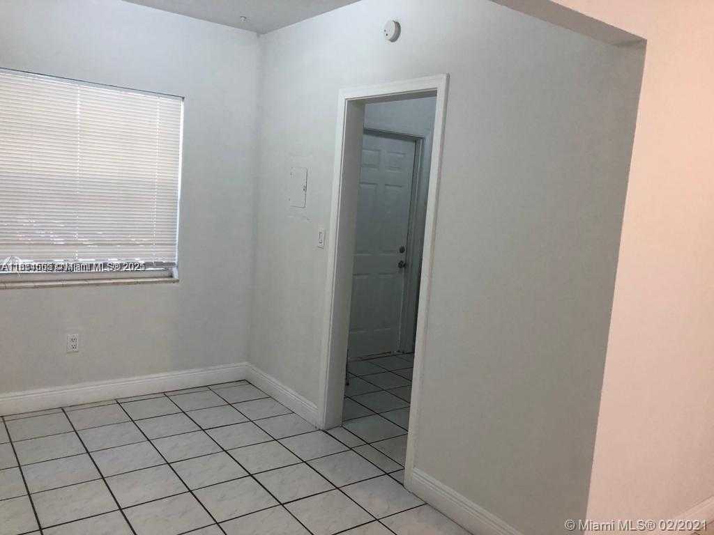 Small Image of 1791 MARSEILLE DR #2, Miami Beach Number 3
