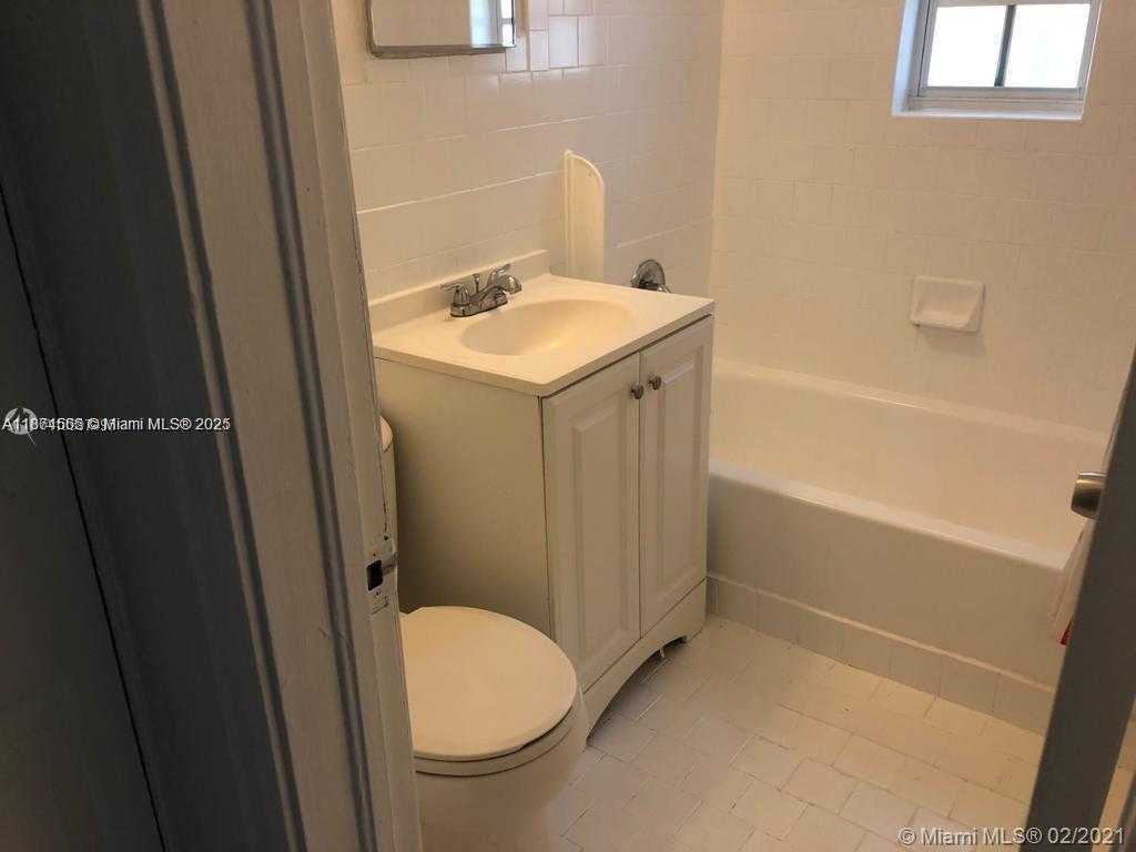 Small Image of 1791 MARSEILLE DR #2, Miami Beach Number 5