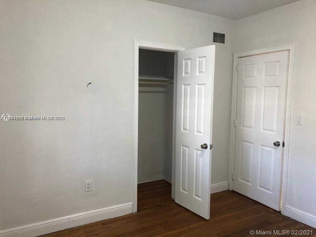 Small Image of 1791 MARSEILLE DR #2, Miami Beach Number 7