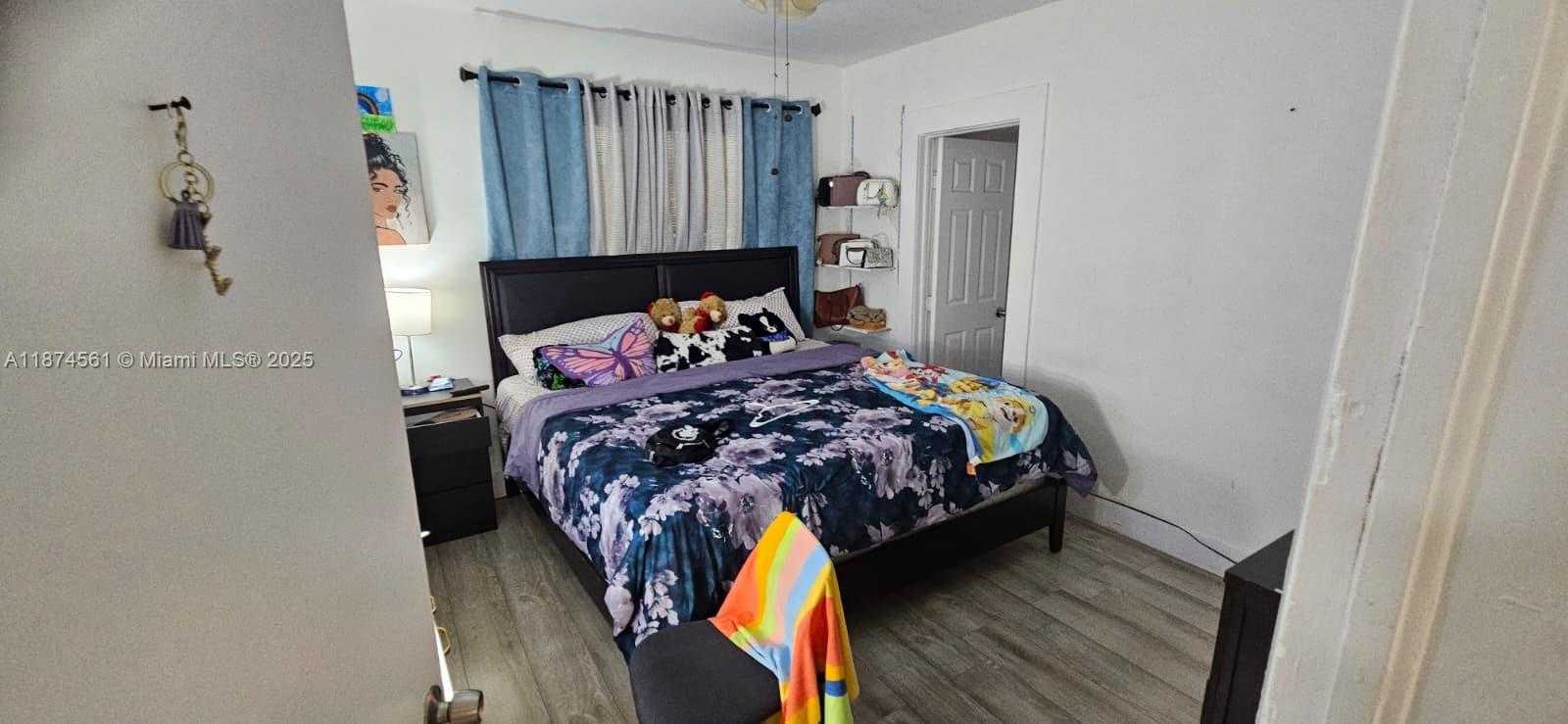 Small Image of 2800 NORTH WEST 90TH ST, Miami Number 4
