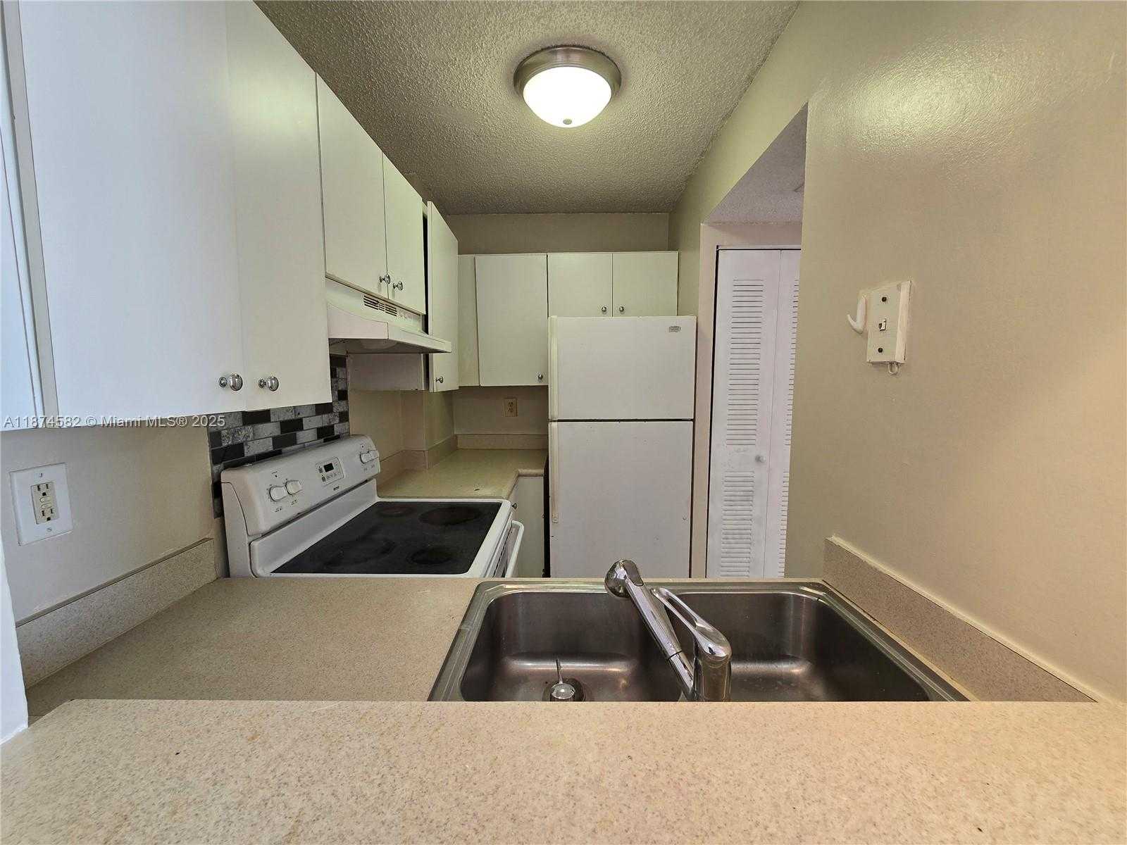Small Image of 8185 NORTH WEST 7TH ST #506, Miami Number 4