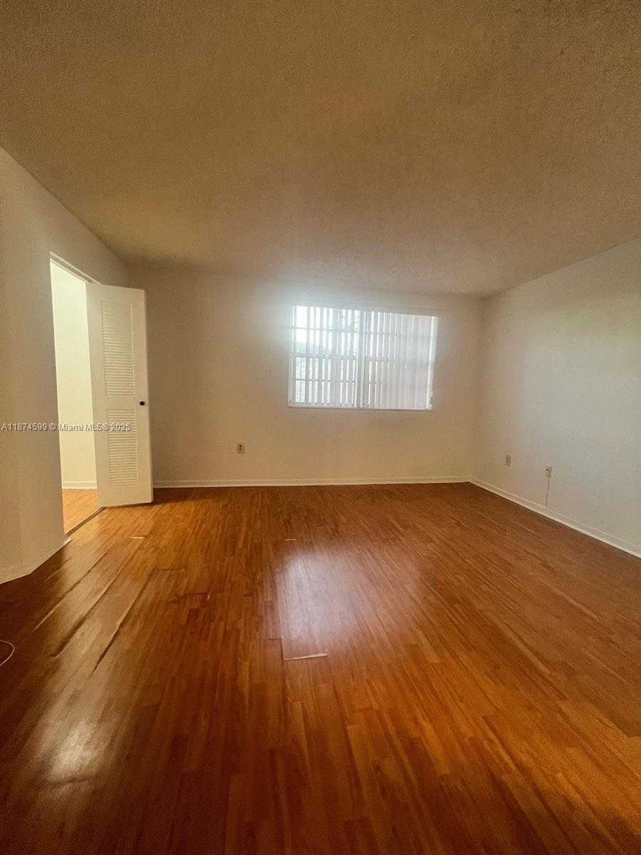 Small Image of 9705 FONTAINEBLEAU BLVD #B211, Miami Number 2