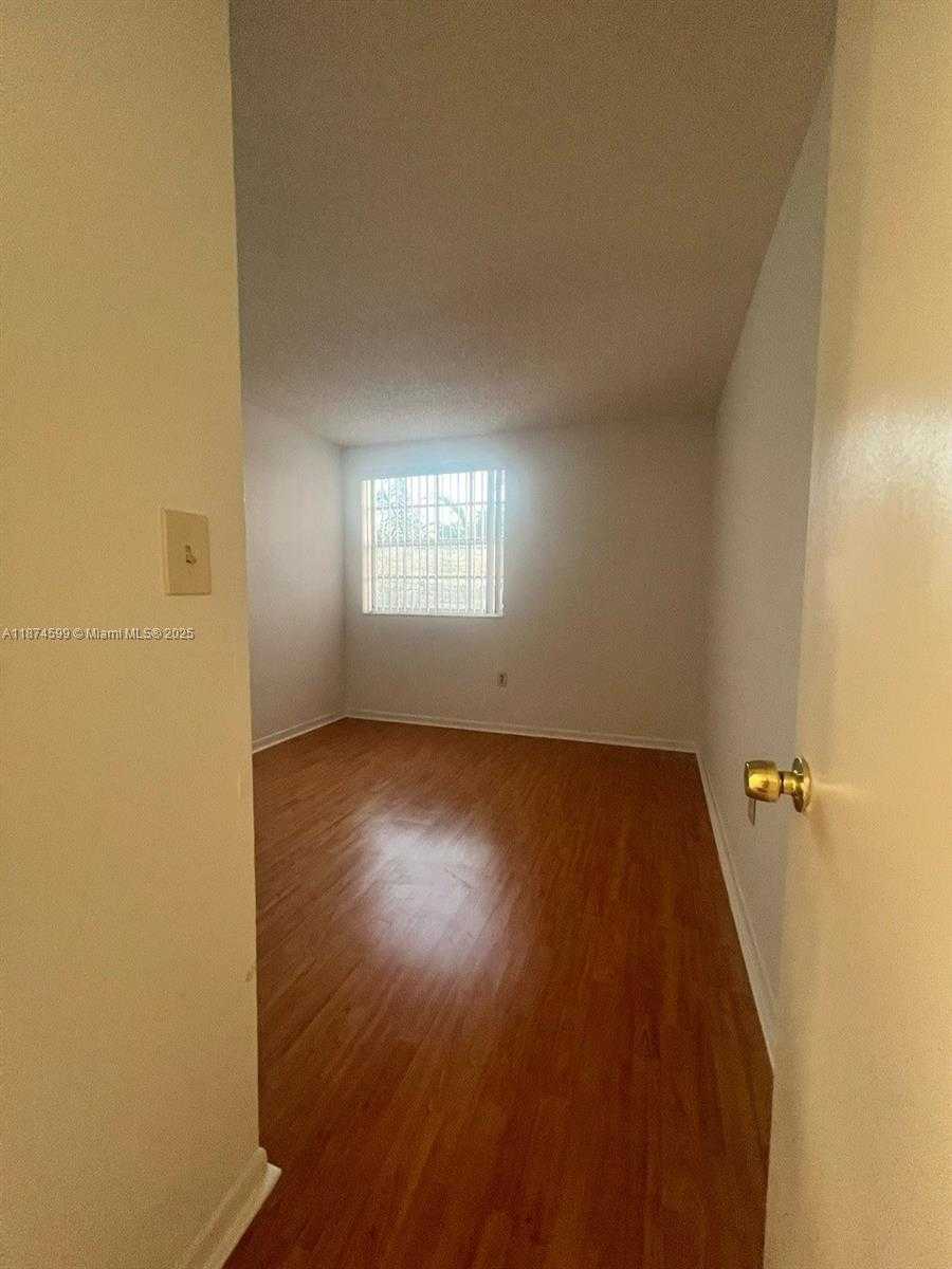 Small Image of 9705 FONTAINEBLEAU BLVD #B211, Miami Number 3