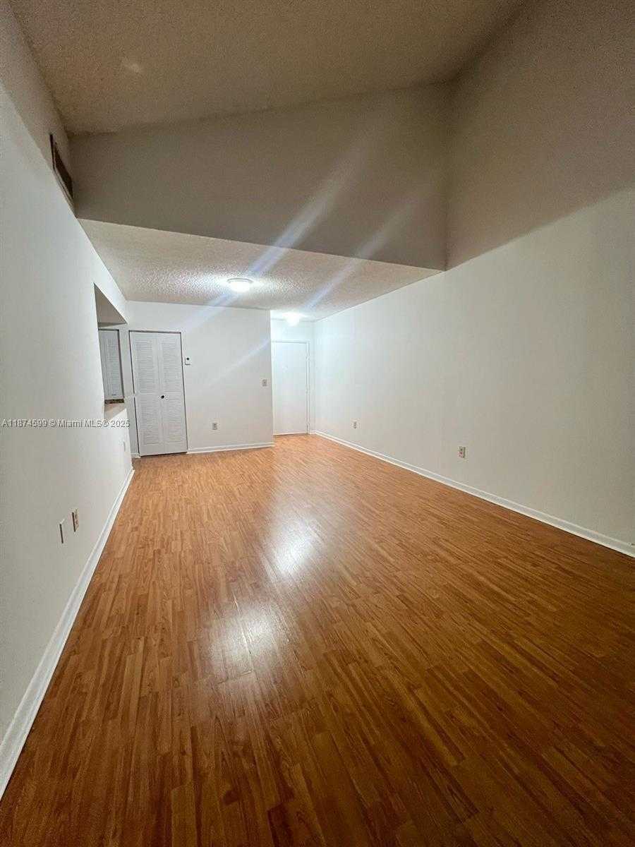 Small Image of 9705 FONTAINEBLEAU BLVD #B211, Miami Number 7
