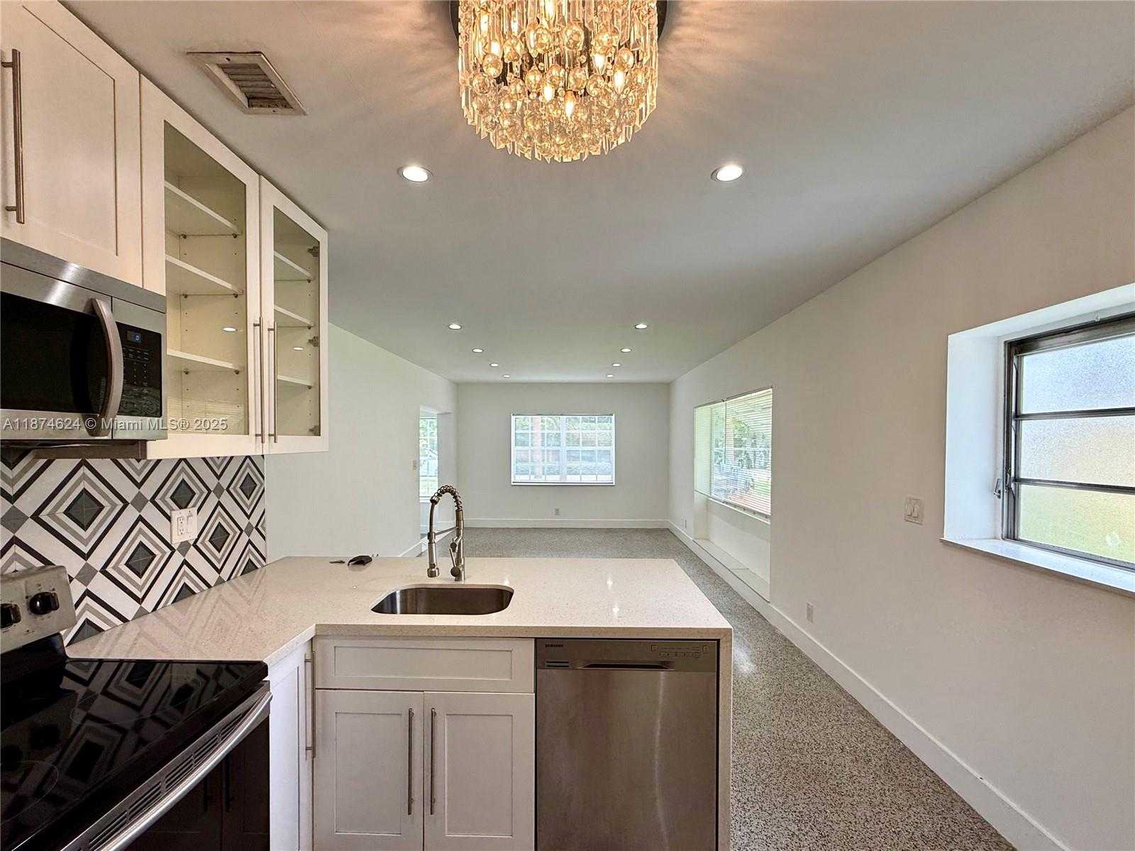 Small Image of 1005 NORTH EAST 16TH PL, Fort Lauderdale Number 7