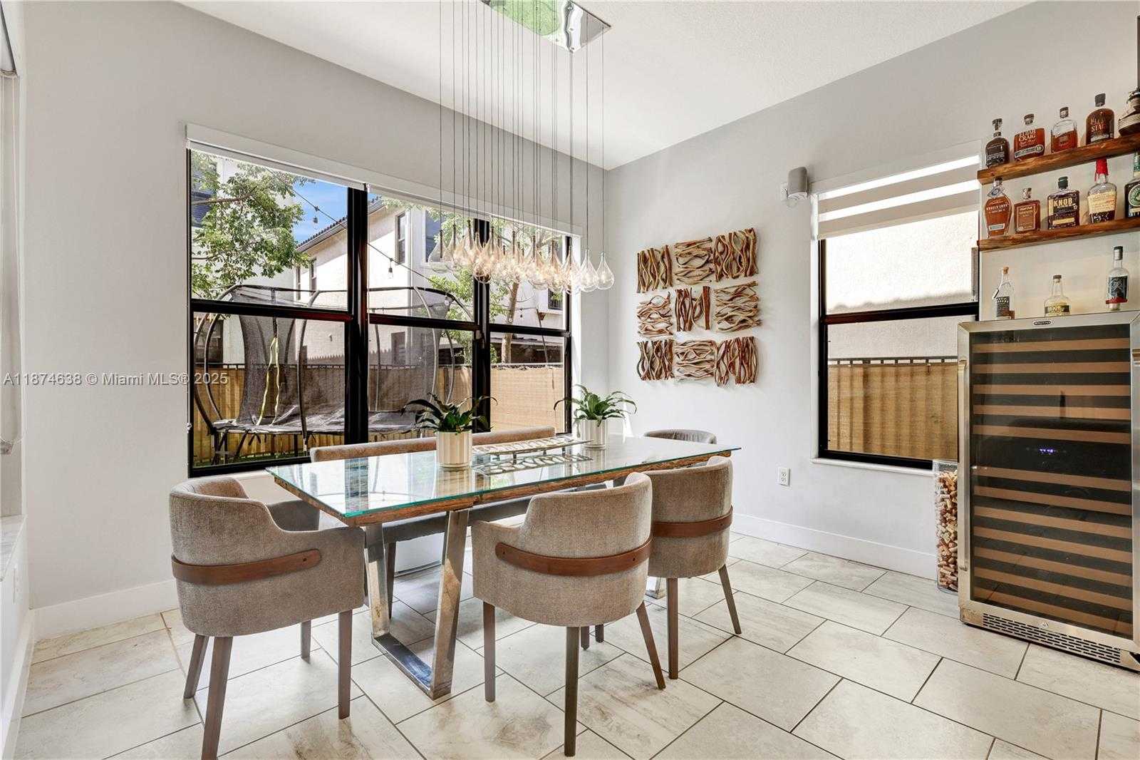 Small Image of 3298 WEST 96TH PL, Hialeah Number 11