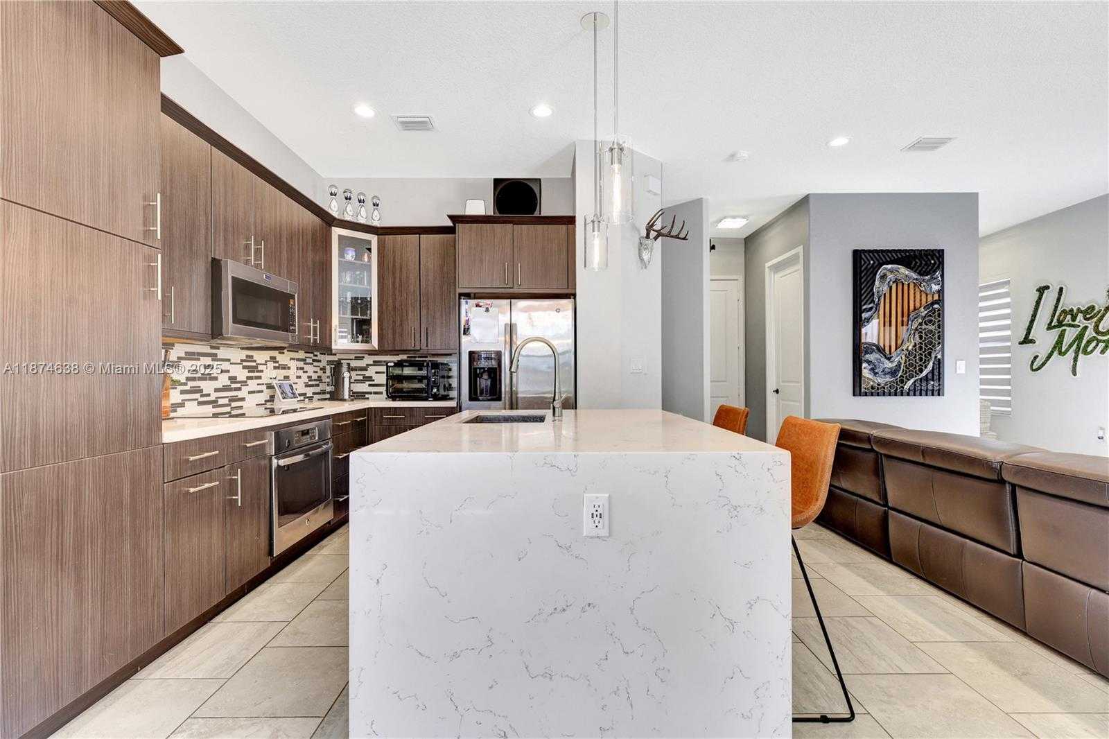 Small Image of 3298 WEST 96TH PL, Hialeah Number 12